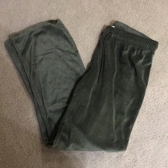 Velour 2 piece Set - Picture 3 of 13